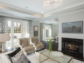 3000 Royal Court 3211, North Hills NY 11040