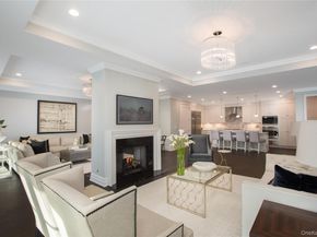 3000 Royal Court 3211, North Hills NY 11040