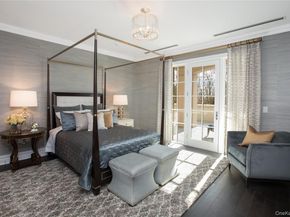 3000 Royal Court 3211, North Hills NY 11040