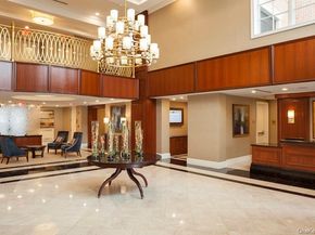 3000 Royal Court 3211, North Hills NY 11040