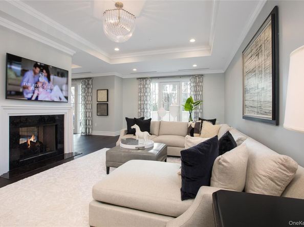 3000 Royal Court 3211, North Hills NY 11040