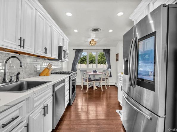 78 Redwood Lane, Massapequa Park NY 11762