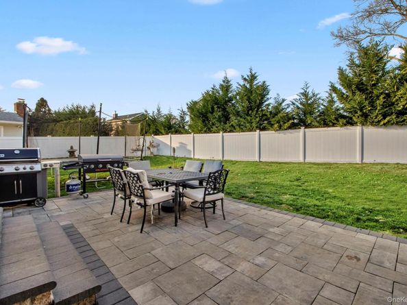 78 Redwood Lane, Massapequa Park NY 11762