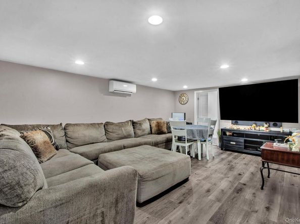 78 Redwood Lane, Massapequa Park NY 11762