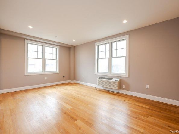 661 W Broadway 503, Long Beach NY 11561