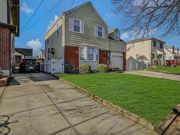 645 S 10th Street, New Hyde Park NY 11040