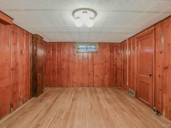 645 S 10th Street, New Hyde Park NY 11040