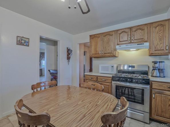 645 S 10th Street, New Hyde Park NY 11040