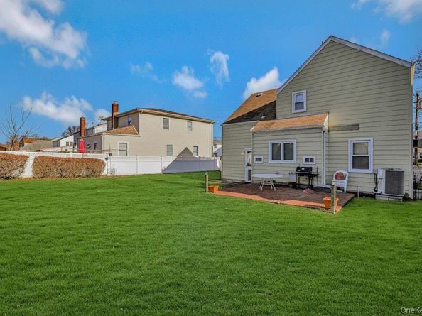 645 S 10th Street, New Hyde Park NY 11040