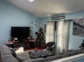 489 Easton Street, Ronkonkoma NY 11779