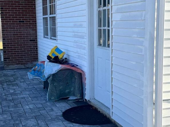 489 Easton Street, Ronkonkoma NY 11779