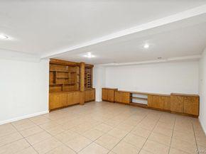 15 Morris Drive, Syosset NY 11791