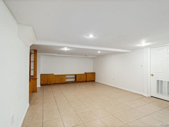 15 Morris Drive, Syosset NY 11791