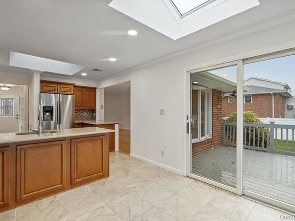 15 Morris Drive, Syosset NY 11791