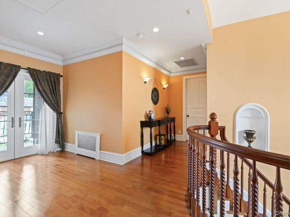 14910 7th Avenue, Whitestone NY 11357