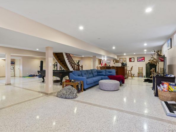 14910 7th Avenue, Whitestone NY 11357