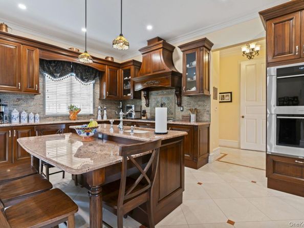 14910 7th Avenue, Whitestone NY 11357