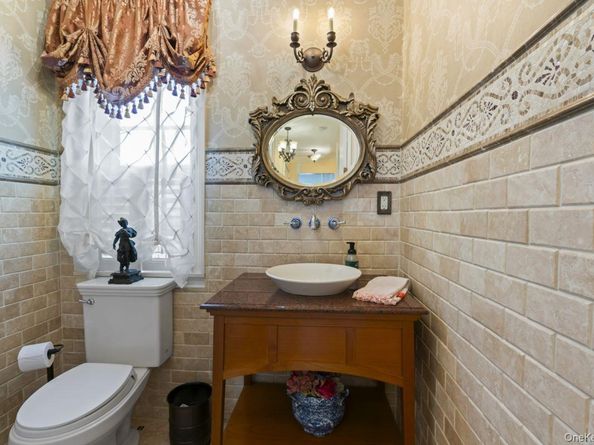 14910 7th Avenue, Whitestone NY 11357