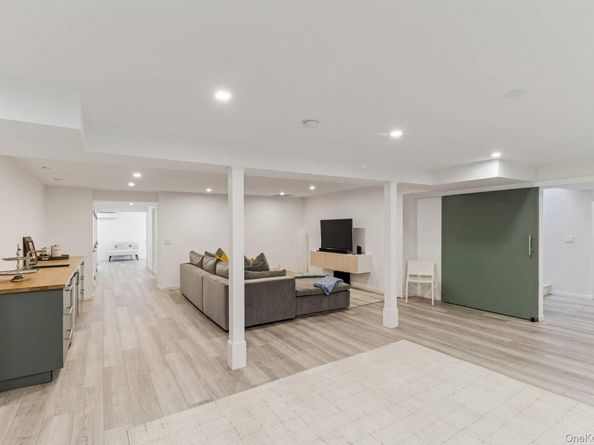 56 North Woods Lane, East Hampton NY 11937