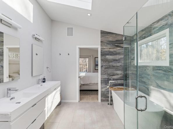 56 North Woods Lane, East Hampton NY 11937