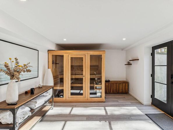 56 North Woods Lane, East Hampton NY 11937