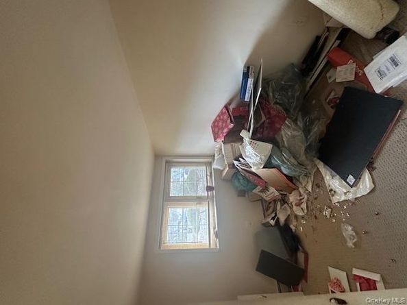 147 Pauls Path, Coram NY 11727