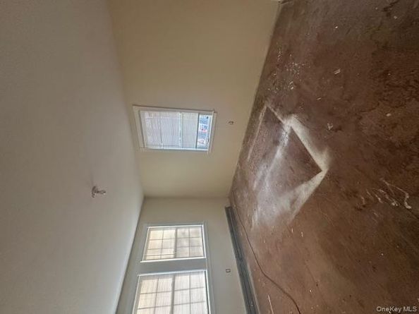 147 Pauls Path, Coram NY 11727