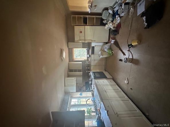 147 Pauls Path, Coram NY 11727