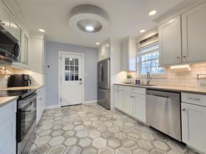 94 Clarendon Road, Ronkonkoma NY 11779