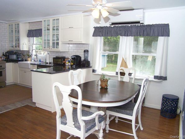 10 Clarence Street, Copiague NY 11726