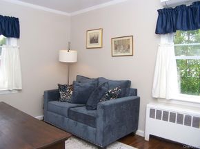 10 Clarence Street, Copiague NY 11726