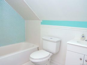 10 Clarence Street, Copiague NY 11726