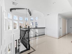 17 Ludlow Lane, Hampton Bays NY 11946