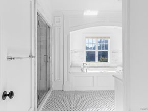 17 Ludlow Lane, Hampton Bays NY 11946