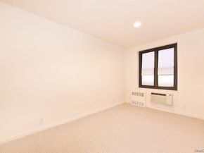 15 Hill Park Avenue 2C, Great Neck NY 11021