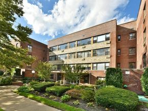 15 Hill Park Avenue 2C, Great Neck NY 11021