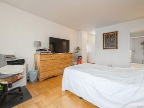 166-25 Powells Cove Boulevard 18G, Beechhurst NY 11357