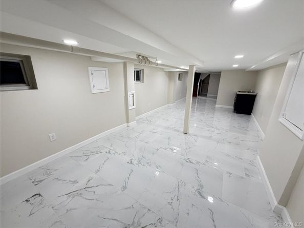 118-09 202 Street, Saint Albans NY 11412