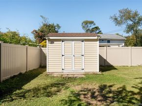 6 Merle Place, Deer Park NY 11729