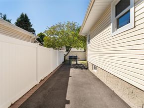 6 Merle Place, Deer Park NY 11729