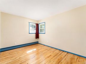 6 Merle Place, Deer Park NY 11729
