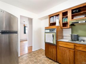6 Merle Place, Deer Park NY 11729