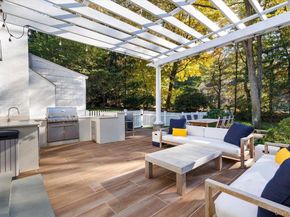6 Valley Place, Harrison NY 10528