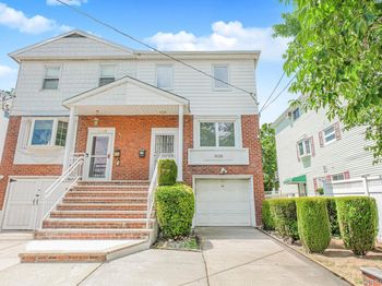 1438 E 70th Street