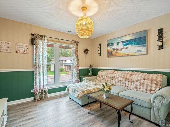 8 Eucalyptus Court 8, Selden NY 11784