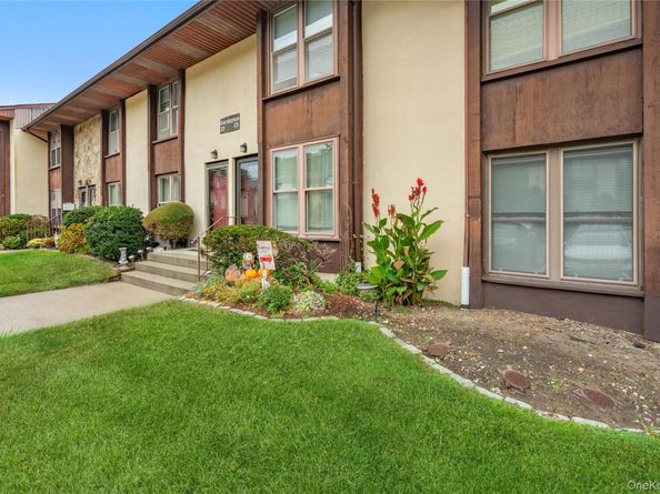 8 Eucalyptus Court 8, Selden NY 11784