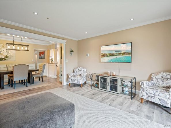 8 Eucalyptus Court 8, Selden NY 11784