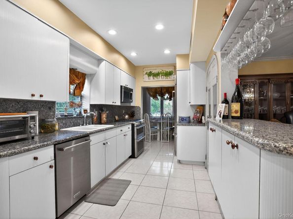 915 Malba Drive, Malba NY 11357