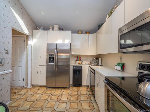 34 Scherer Street, Bethpage NY 11714