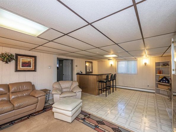 34 Scherer Street, Bethpage NY 11714